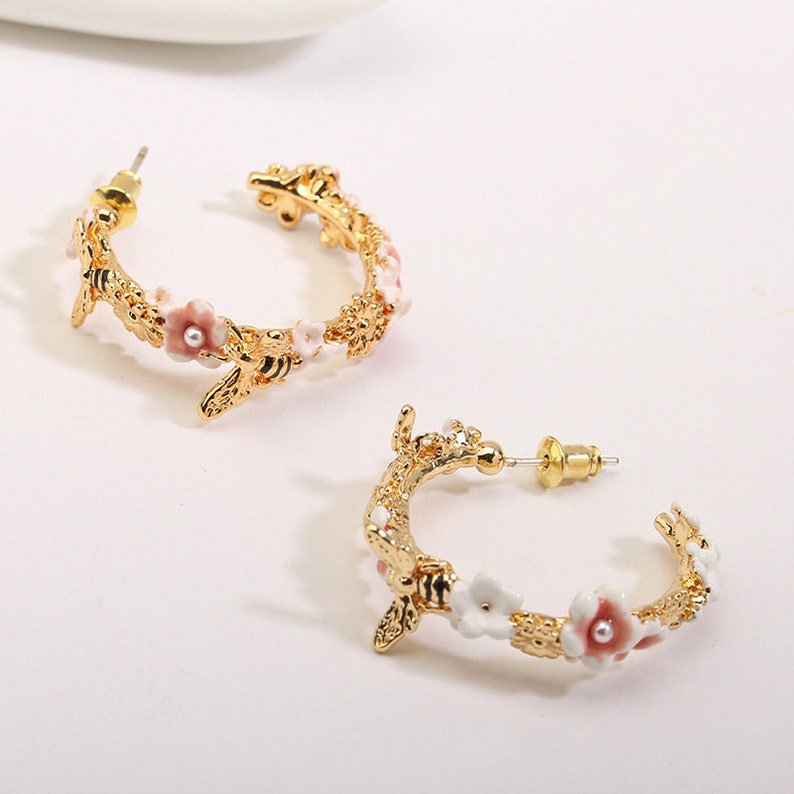 Pink White Flower And Bee C Shape Enamel Hoop Earrings Jewelry Gift